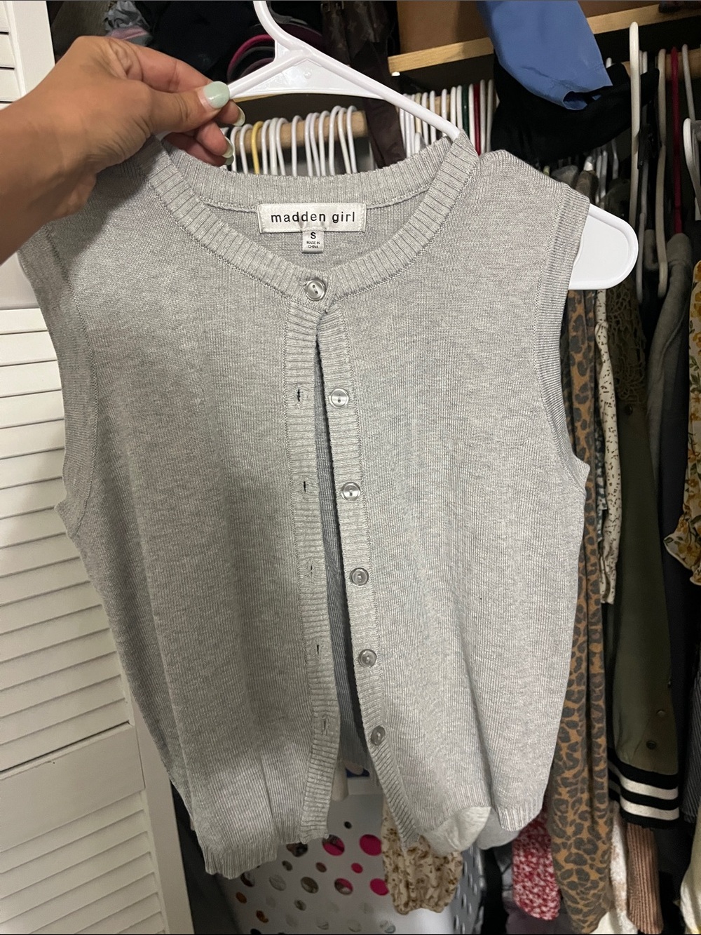 Madden Girl Light Gray Sleeveless Button Cardigan